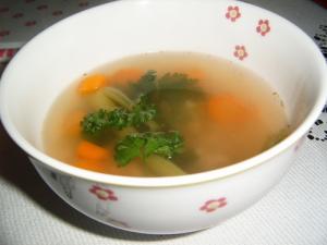 Uzená polévka se zeleninou a kroupami